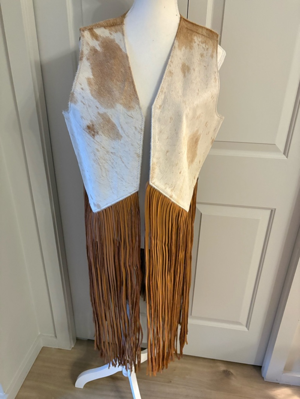 Cowhide & Fringe Leather Vest in White and Tan